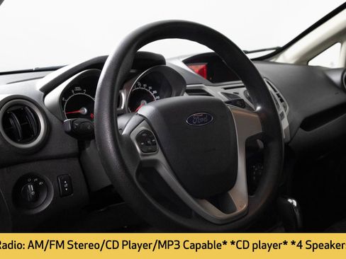 Used 2012 Ford Fiesta SE image 5