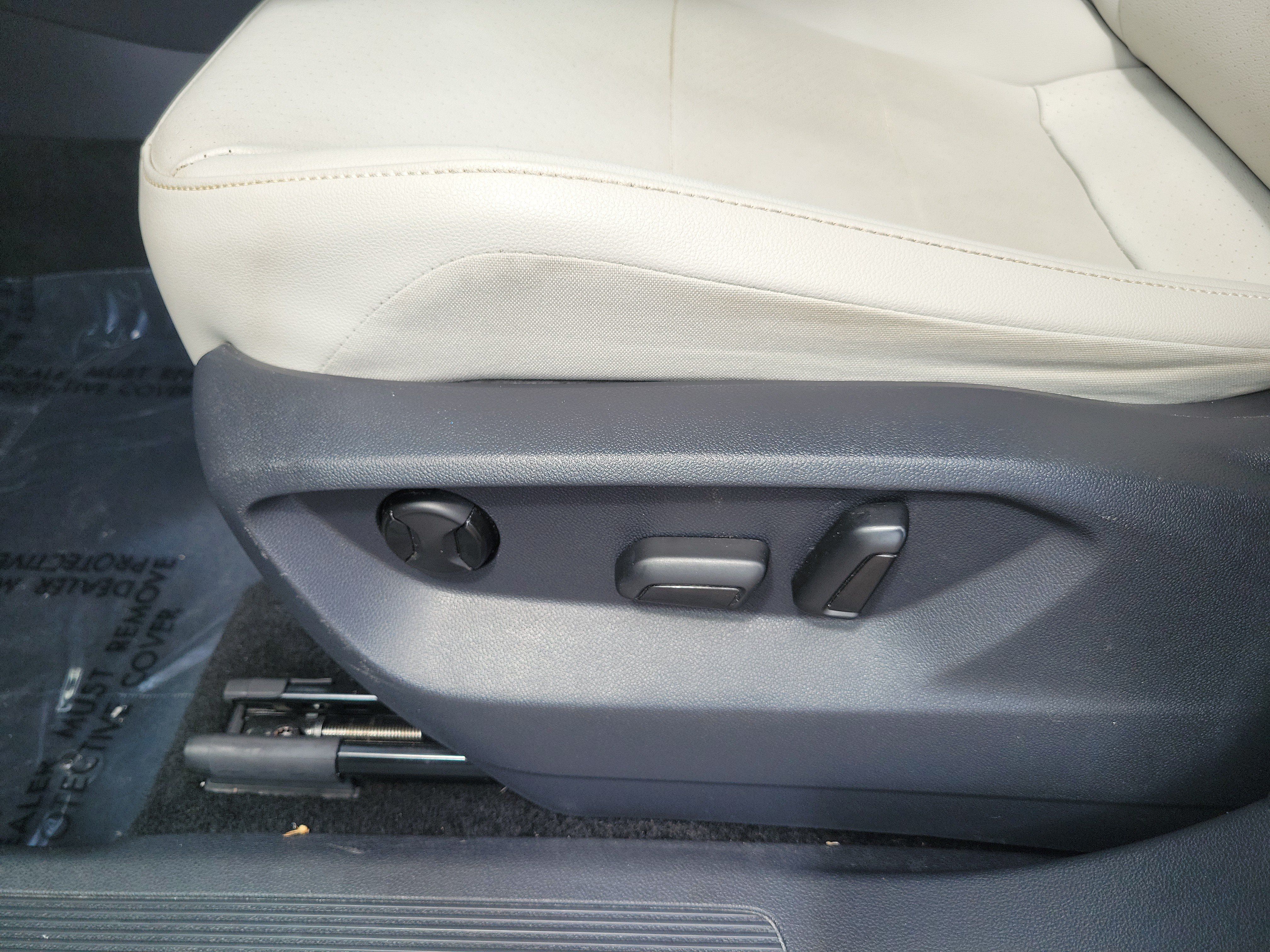 Used 2020 Volkswagen Tiguan SE w/ Panoramic Sunroof Package FWD image 21