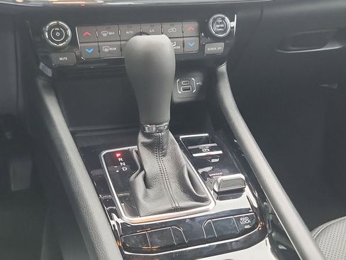 Used 2022 Jeep Compass Limited w/ (RED) Package image 17