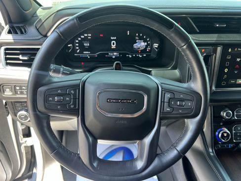 Used 2023 GMC Yukon XL Denali Ultimate AWD/4WD image 19