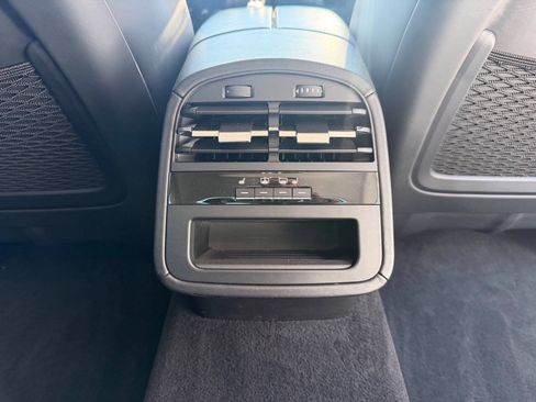 Used 2018 Maserati Quattroporte S GranSport Q4 AWD/4WD image 12