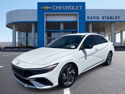 Used 2025 Hyundai Elantra Sport FWD image 1
