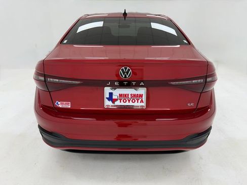 Used 2025 Volkswagen Jetta SE FWD image 39