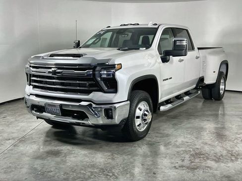 Used 2024 Chevrolet Silverado 3500 LTZ w/ LTZ Plus Package RWD image 4