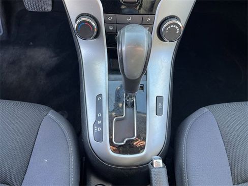 Used 2014 Chevrolet Cruze LT image 22