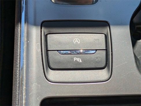 Used 2024 Ford Edge Titanium image 27