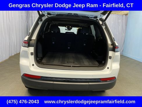 Certified 2025 Jeep Grand Cherokee Altitude AWD/4WD image 31