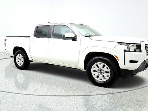 Used 2022 Nissan Frontier SV RWD image 3