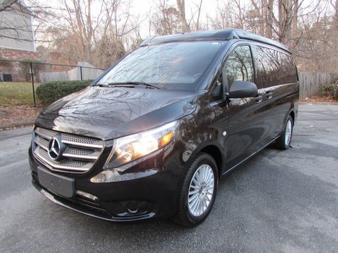 Used 2018 Mercedes-Benz Metris Passenger image 20