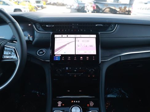 New 2025 Jeep Grand Cherokee Overland image 24