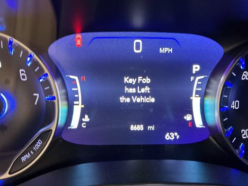 Used 2026 Chrysler Pacifica Select FWD image 18