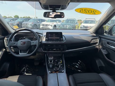 Used 2025 Nissan Rogue SV w/ Rock Creek Premium Package AWD/4WD image 31