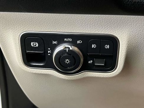 Certified 2022 Mercedes-Benz GLB 250 4MATIC image 20