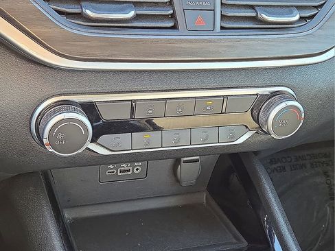 Used 2024 Nissan Altima 2.5 SV image 30