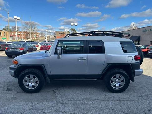 Used 2008 Toyota FJ Cruiser Base 4x4 4dr SUV 5A image 5