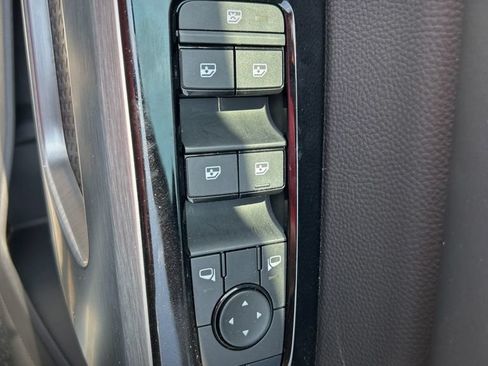 Used 2025 Nissan Pathfinder SL AWD/4WD image 15