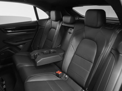 New 2026 Porsche Macan 4 Electric image 44