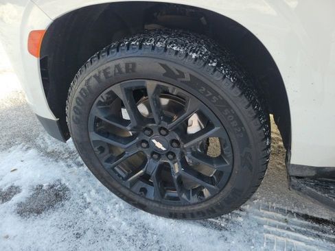 Used 2023 Chevrolet Suburban High Country image 22