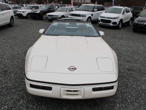 Used 1989 Chevrolet Corvette Convertible RWD image 3