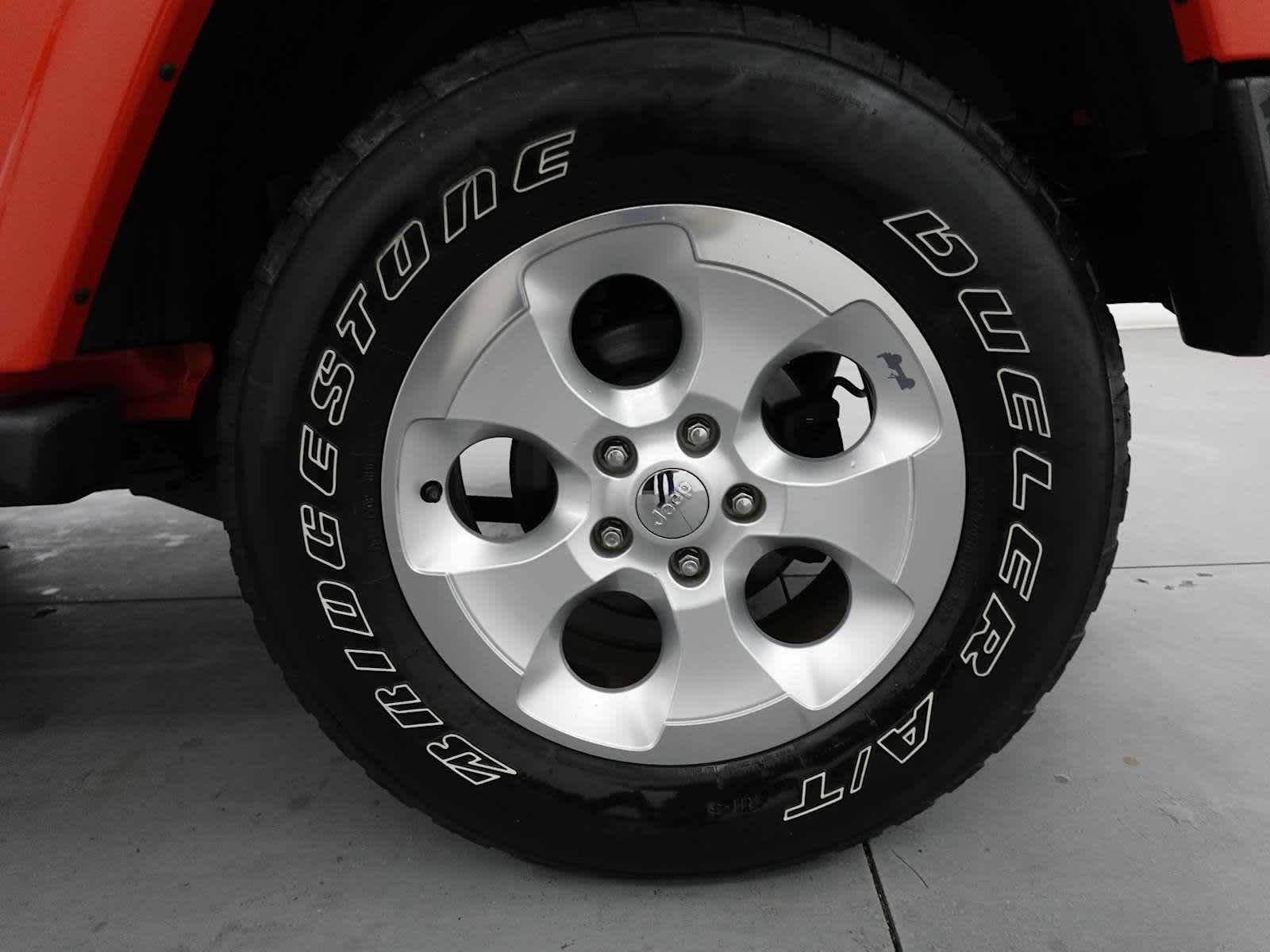 Used 2015 Jeep Wrangler Sahara w/ Dual Top Group AWD/4WD image 9
