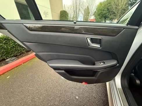 Used 2015 Mercedes-Benz E 350 E 350 4MATIC Wagon 4D image 22