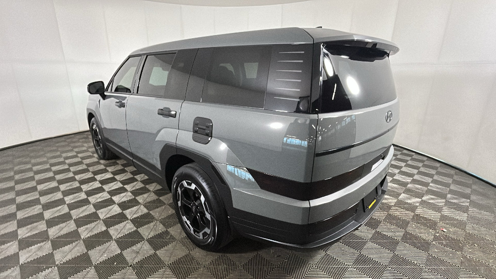 Used 2024 Hyundai Santa Fe SE FWD image 5