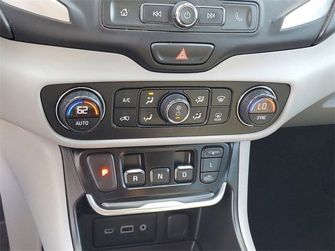 Used 2020 GMC Terrain SLE w/ Driver Convenience Package image 18