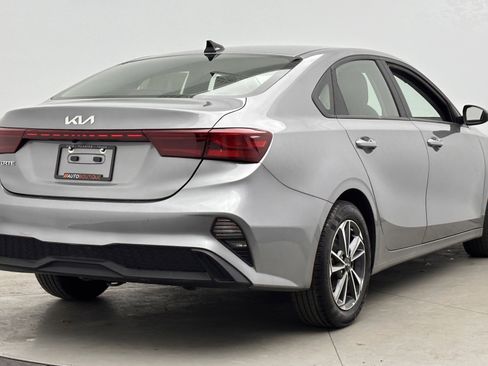 Used 2024 Kia Forte LXS image 7