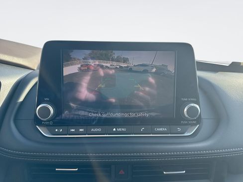 Used 2023 Nissan Rogue S FWD image 20
