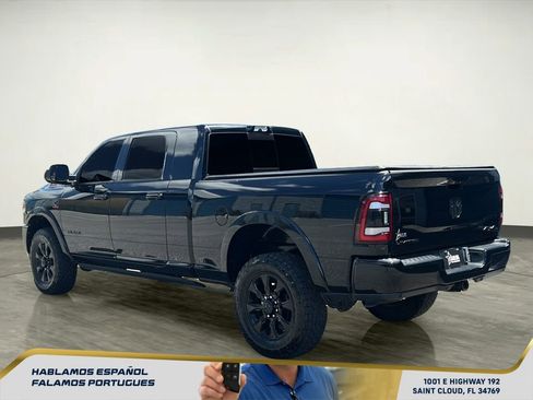 Used 2022 RAM 2500 Limited w/ Night Edition AWD/4WD image 4
