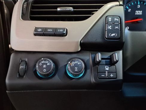 Used 2018 GMC Yukon Denali w/ Denali Ultimate Package AWD/4WD image 17