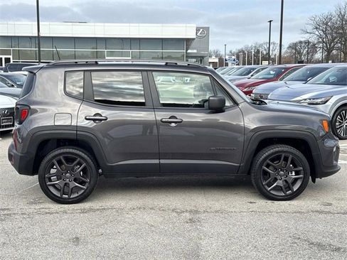 Used 2021 Jeep Renegade Latitude w/ Sun & Sound Group image 4