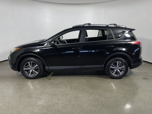 Used 2017 Toyota RAV4 XLE w/ Carpet Mat Package FWD image 6