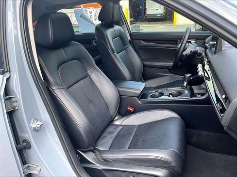 Used 2023 Honda Civic Touring image 7