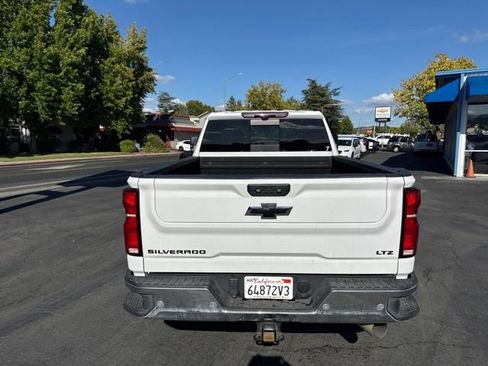 Used 2024 Chevrolet Silverado 2500 LTZ w/ LTZ Premium Package AWD/4WD image 7