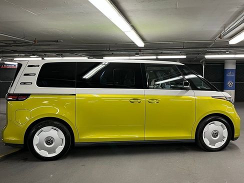 Used 2025 Volkswagen ID. Buzz 1st Edition image 39