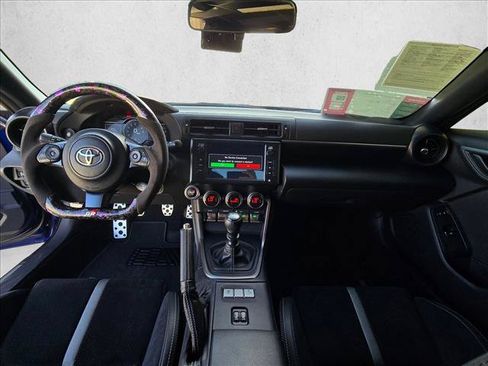 Used 2025 Toyota GR86 Premium RWD image 16