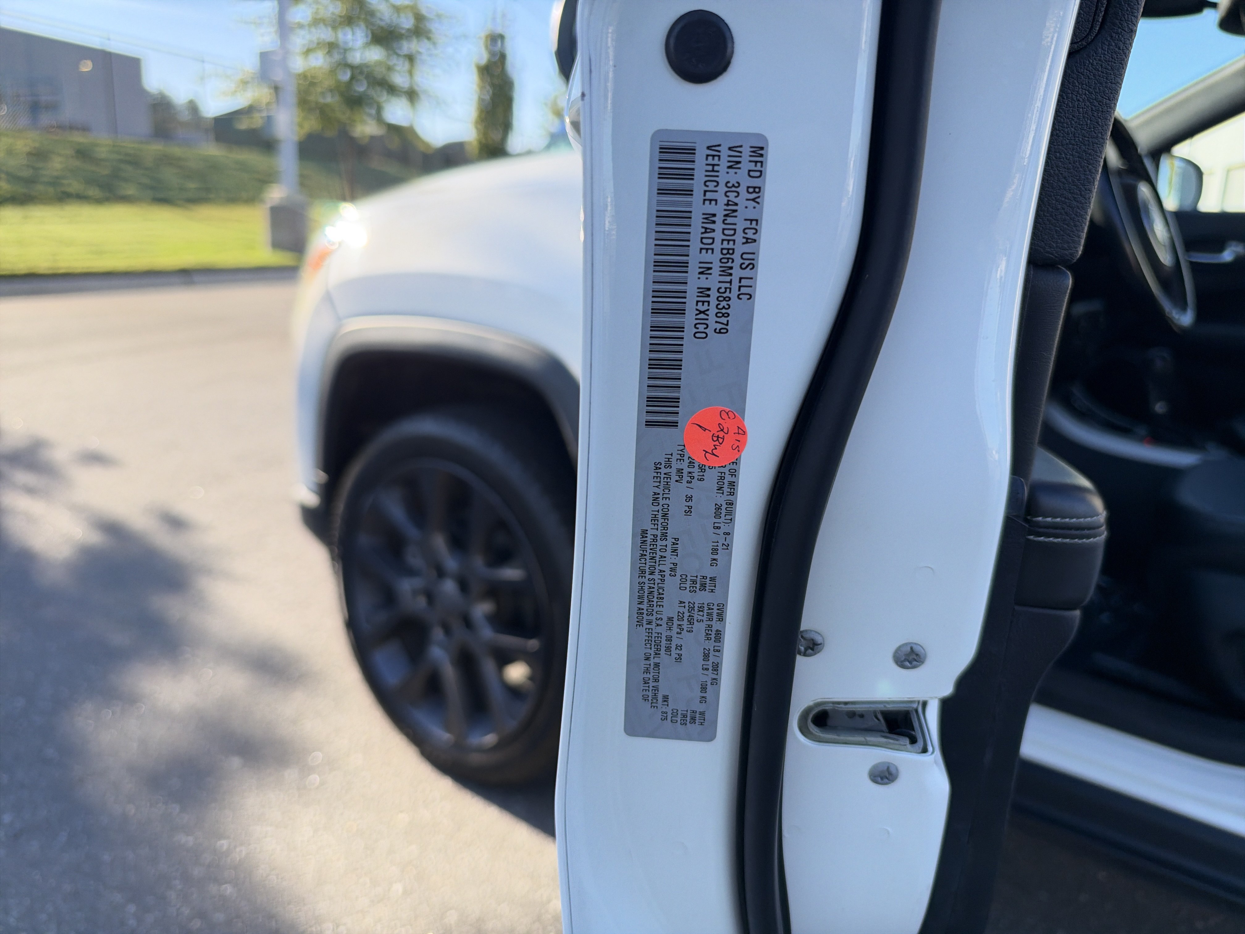 Used 2021 Jeep Compass Latitude AWD/4WD image 33