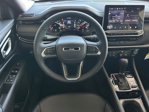 New 2026 Jeep Compass Latitude image 11