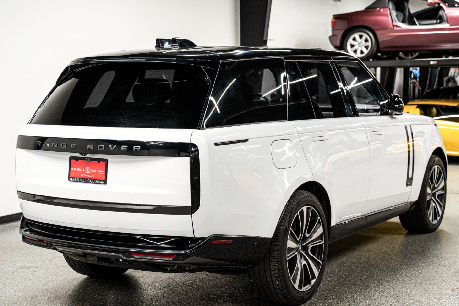 Used 2024 Land Rover Range Rover Autobiography AWD/4WD image 8