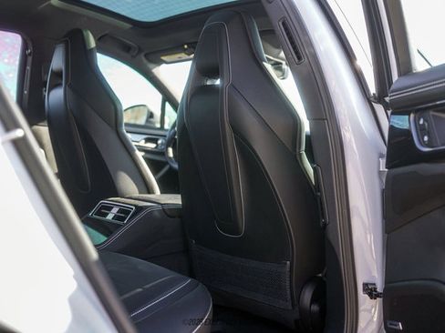 Used 2024 Porsche Panamera 4 w/ Premium Package image 27