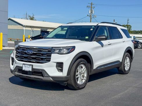 Certified 2025 Ford Explorer Active AWD/4WD image 4