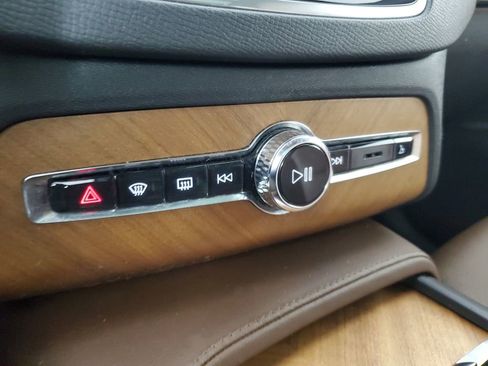 Certified 2023 Volvo XC90 B5 Plus w/ Protection Package Premier image 31