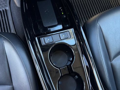 Used 2021 Toyota Prius Prime XLE FWD image 23