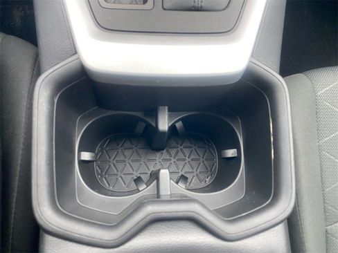 Used 2022 Toyota RAV4 XLE image 21