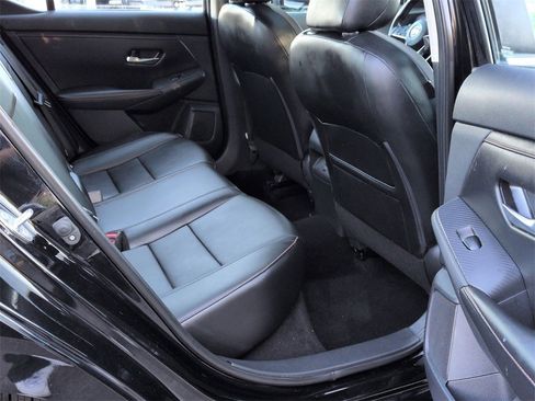 Used 2021 Nissan Sentra SR w/ SR Premium Package image 20