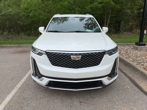 Used 2020 Cadillac XT6 Premium Luxury AWD/4WD image 2