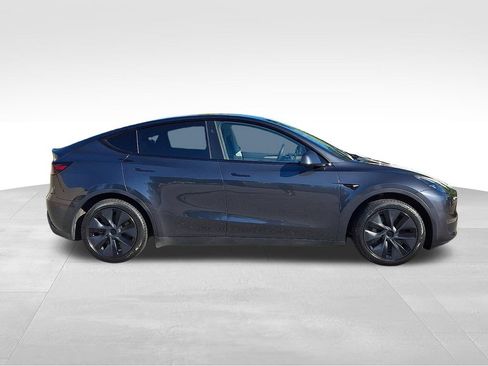 Used 2025 Tesla Model Y Long Range RWD image 7