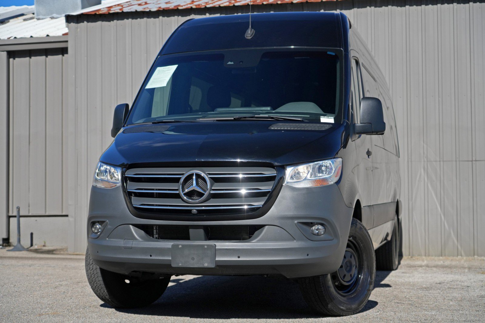 Used 2024 Mercedes-Benz Sprinter 2500 image 4