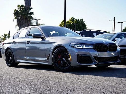Used 2023 BMW M550i xDrive w/ Shadowloine Package AWD/4WD image 2